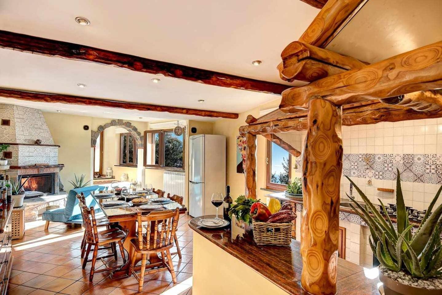 Villa Islamorada Pool And Sea View ماسّا لوبْرينسِ المظهر الخارجي الصورة