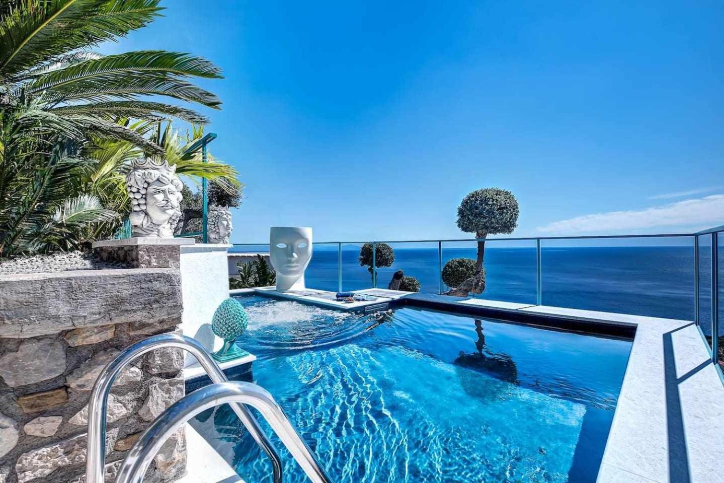 Villa Islamorada Pool And Sea View ماسّا لوبْرينسِ المظهر الخارجي الصورة