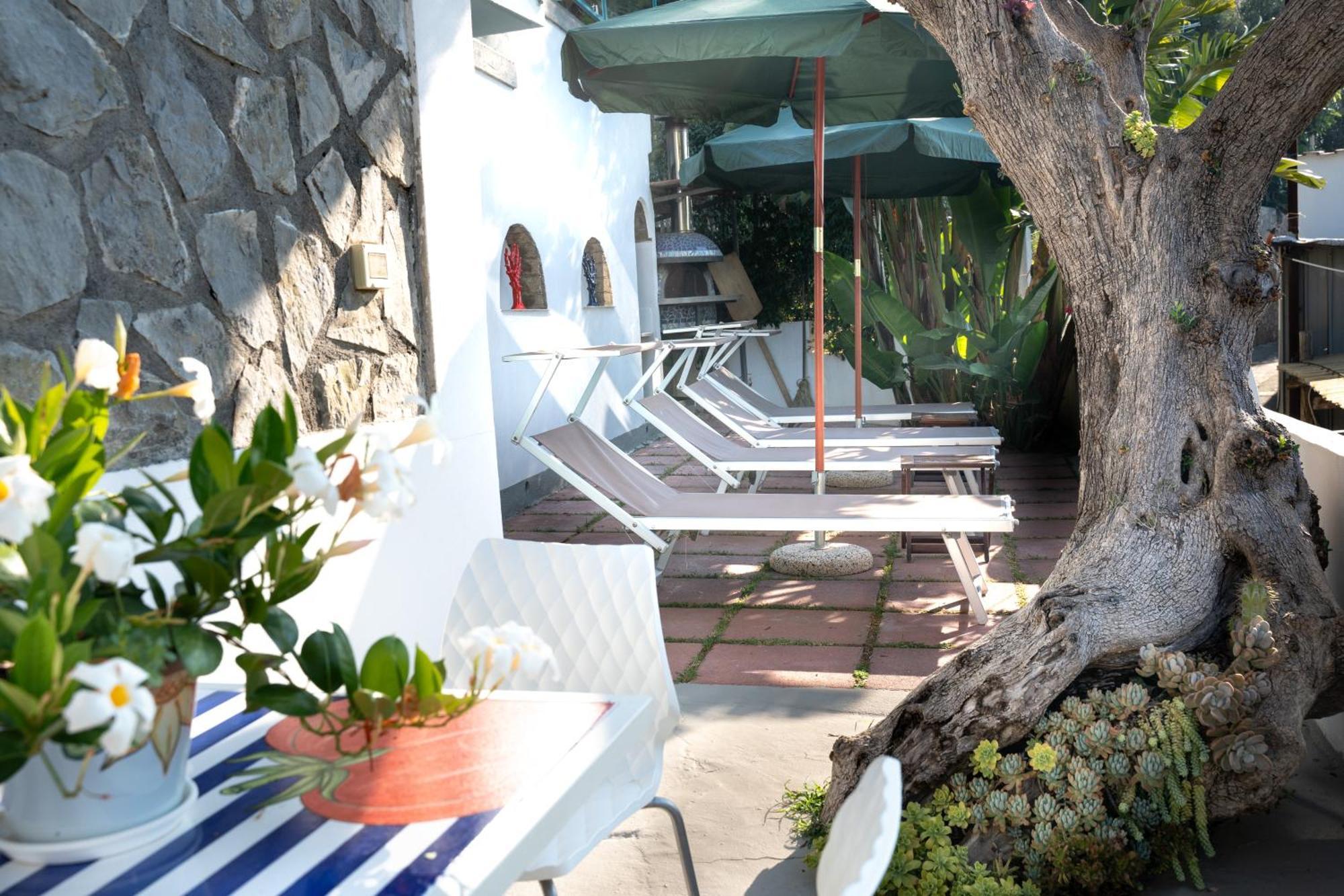Villa Islamorada Pool And Sea View ماسّا لوبْرينسِ المظهر الخارجي الصورة