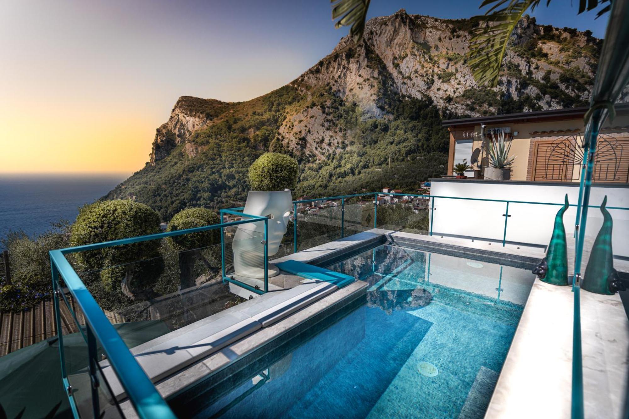 Villa Islamorada Pool And Sea View ماسّا لوبْرينسِ المظهر الخارجي الصورة