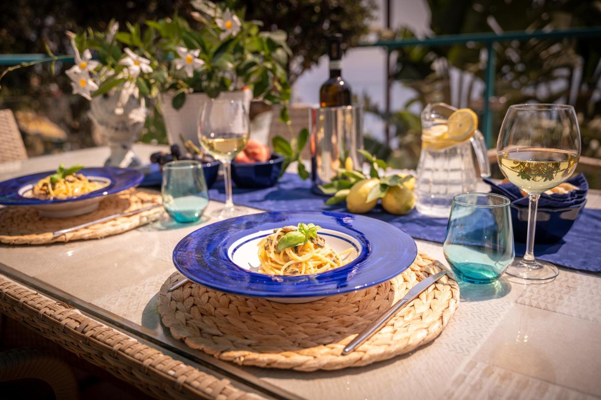 Villa Islamorada Pool And Sea View ماسّا لوبْرينسِ المظهر الخارجي الصورة