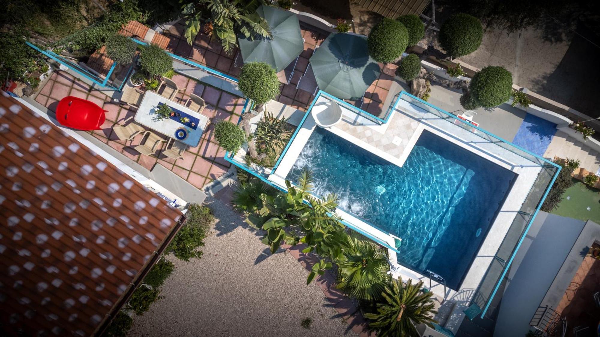 Villa Islamorada Pool And Sea View ماسّا لوبْرينسِ المظهر الخارجي الصورة