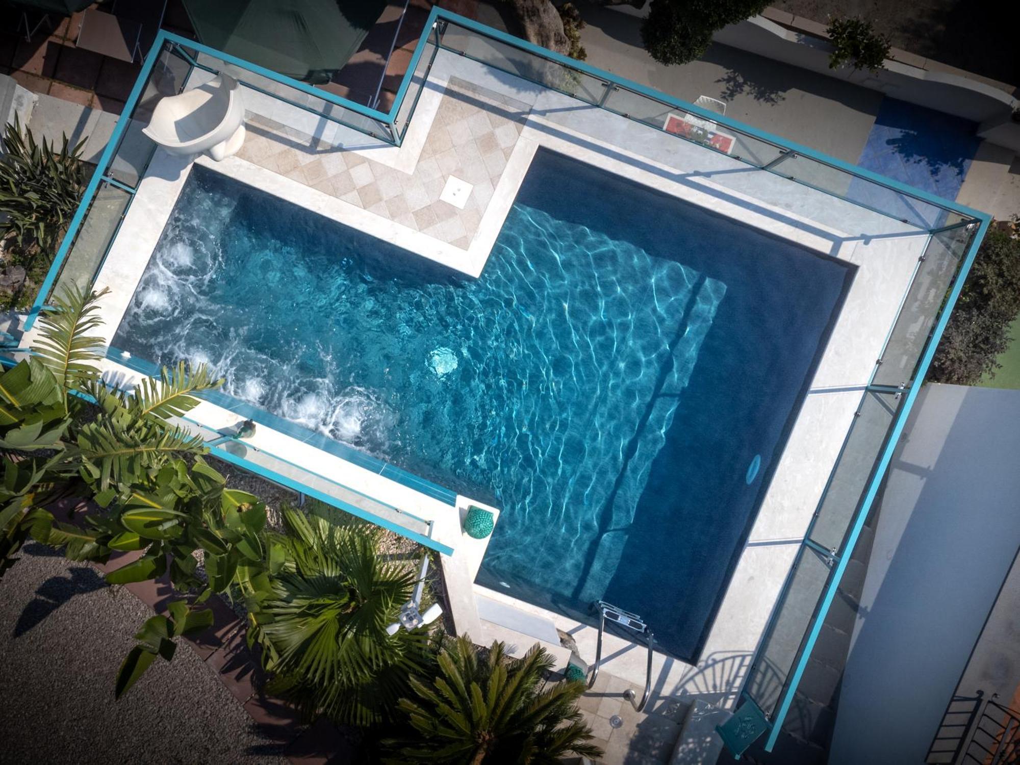Villa Islamorada Pool And Sea View ماسّا لوبْرينسِ المظهر الخارجي الصورة